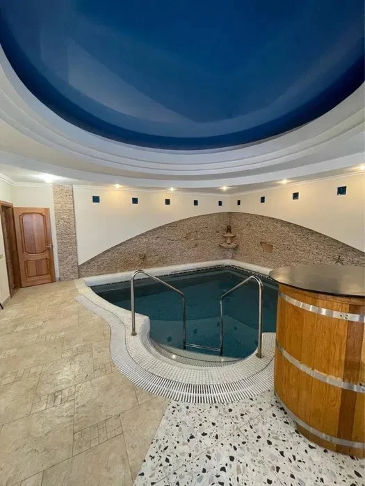 Оренда будинку 755 м², Риболовецька вул.