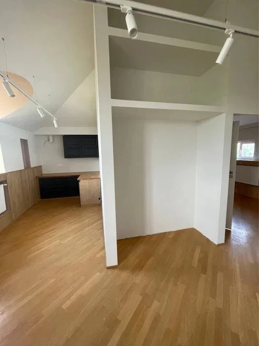 Оренда будинку 755 м², Риболовецька вул.