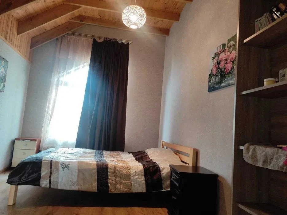 Оренда котеджу 200 м², 52-а Садова вул.