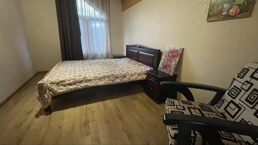 Оренда котеджу 200 м², 52-а Садова вул.