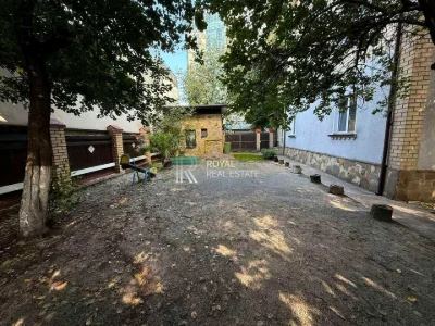 Будинок. Київ, Звіринецька вул.