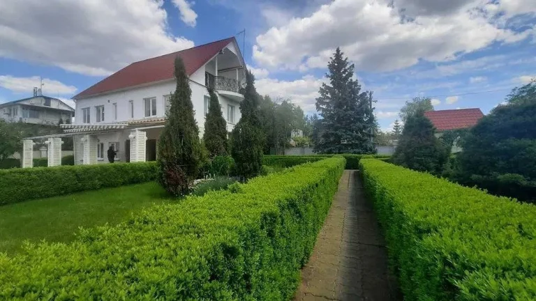 Оренда будинку 220 м², 1-а Озерна вул.