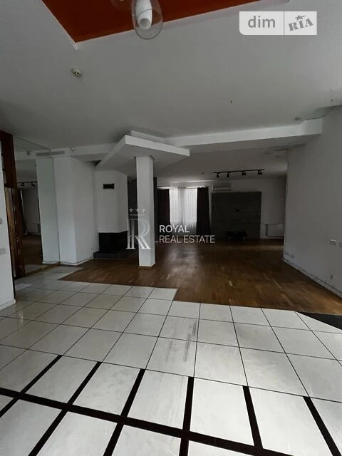 Довгострокова оренда будинку з балконом, від посередника на