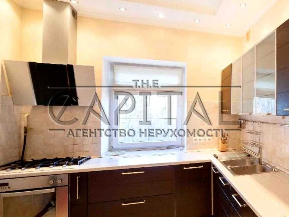 Будинок. Київ, Володимира Сікевича вул.