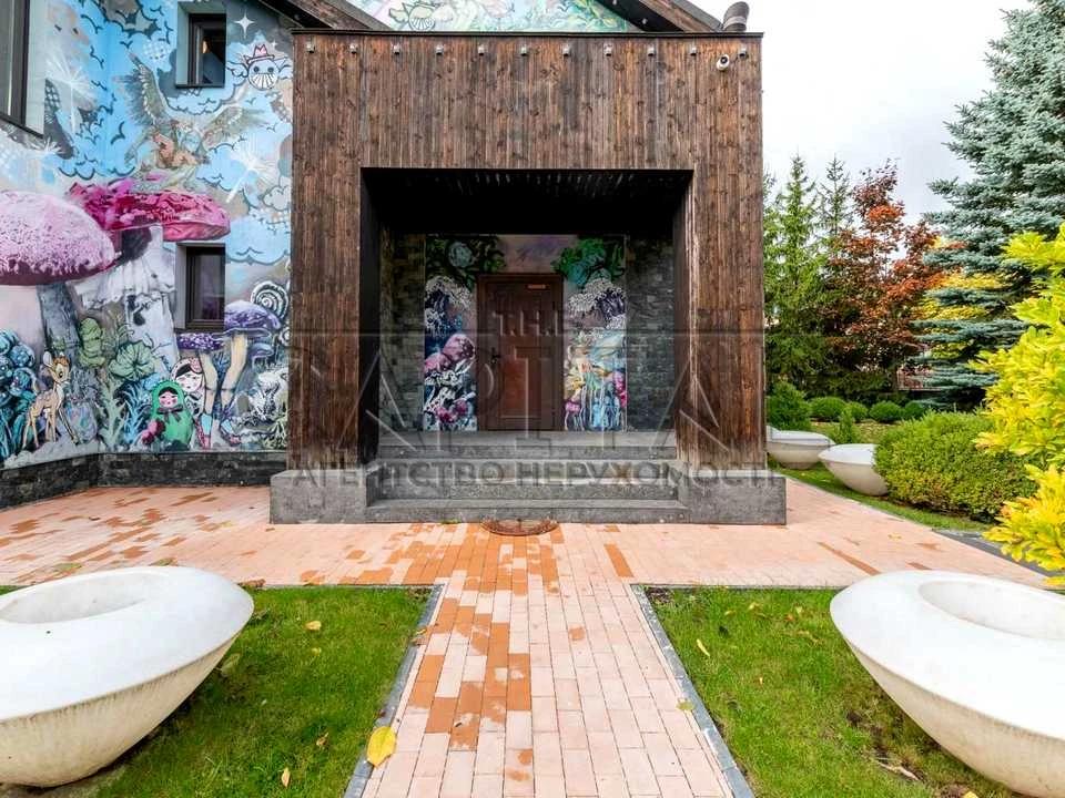 Будинок. Київ, Петра Радченка вул.