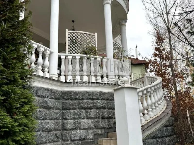 Будинок. Київ, Бастіонна вул.