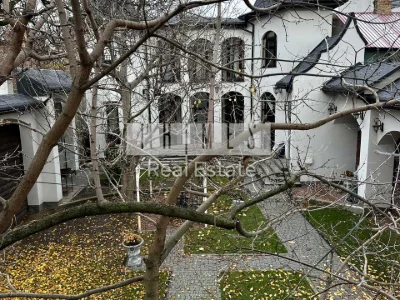 Будинок. Київ, Бастіонна вул.