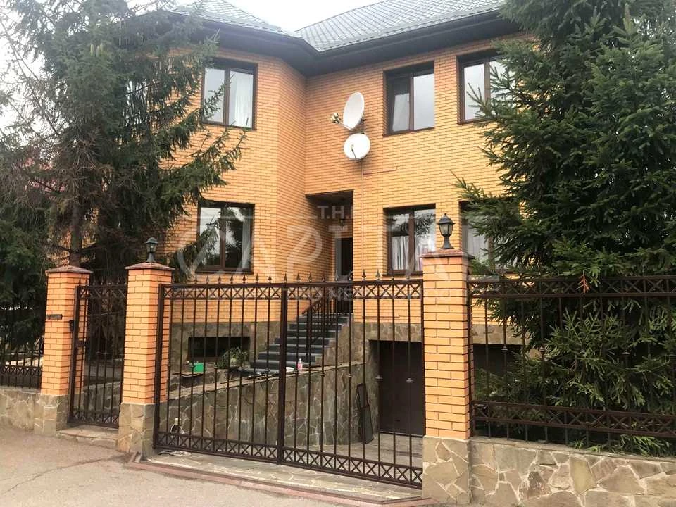 Будинок. Київ, Богатирська вул.