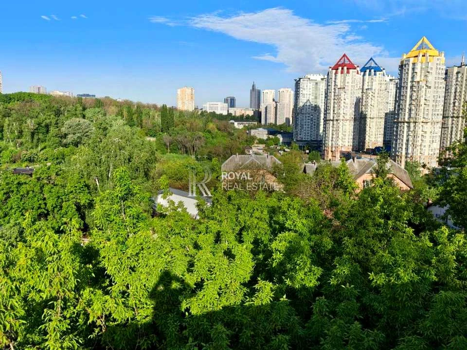 Будинок. Київ, Кучмин Яр вул. (Краснодонська)