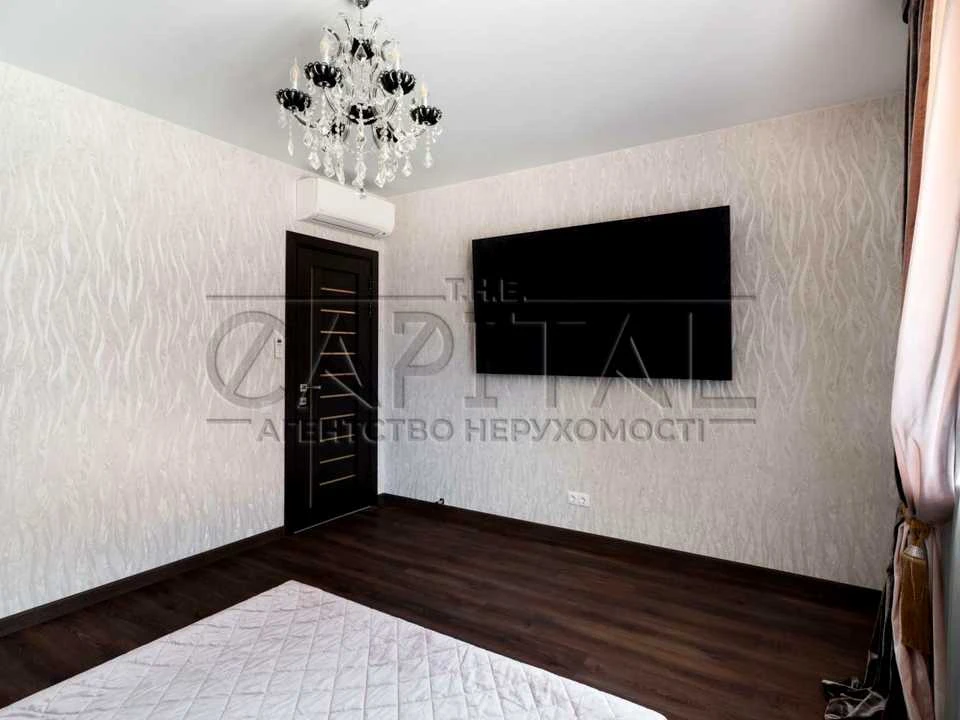 Будинок. Київ, Борова вул.