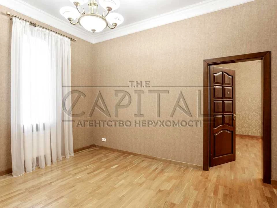 Будинок. Київ, Черняховського вул.