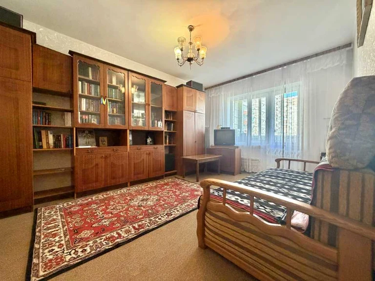 Apartment. Kyiv, Chervonoi Kalyna Ave. (Volodymyr Mayakovsk