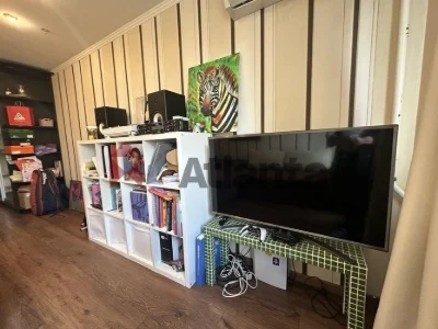 Urgent sale 1-room apartment near Livoberezhna metro station
