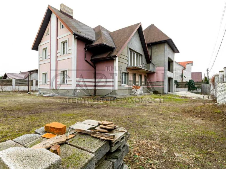 Будинок. Київ, Вишнева вул.