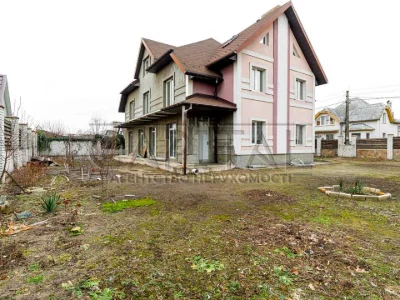 Будинок. Київ, Вишнева вул.