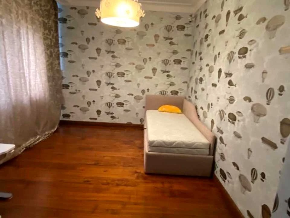 Будинок. Київ, Організаторська вул.