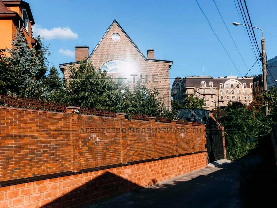 Будинок. Київ, Вільшанська вул.