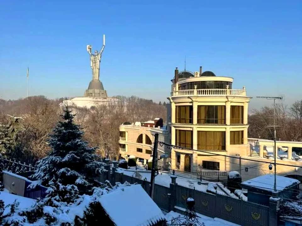 Будинок. Київ, Пирятинська вул.
