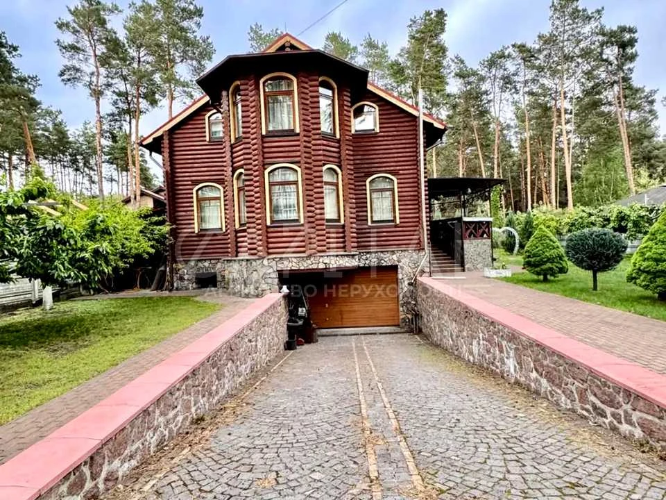 Будинок. Київ, Радистів вул.