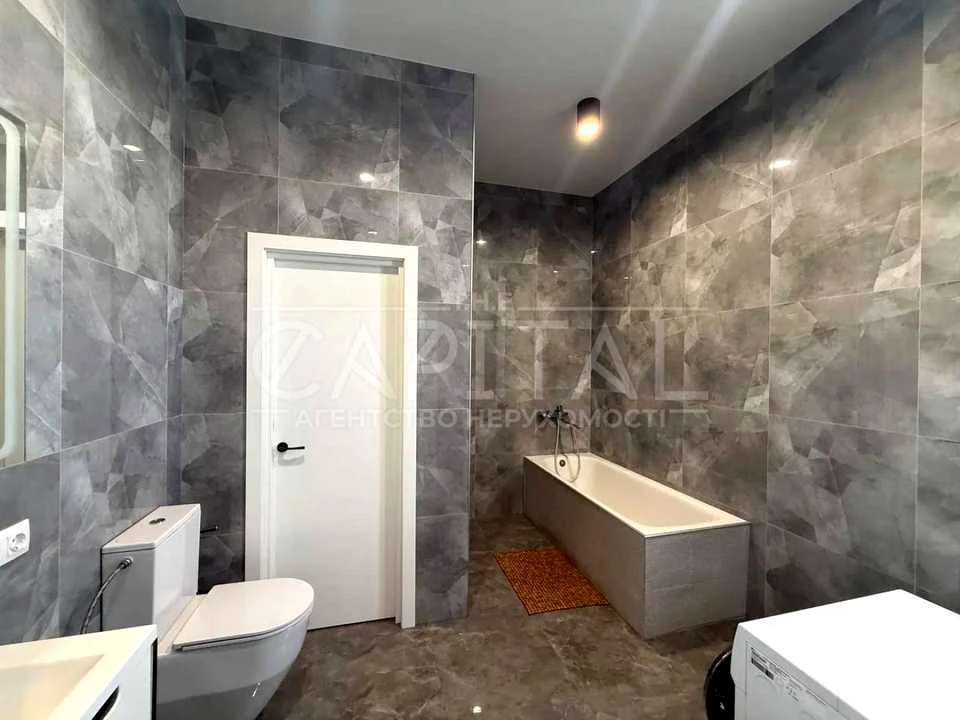 Будинок. Київ, Святищенська вул.