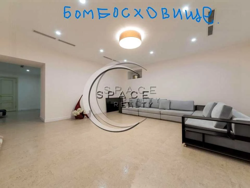 Будинок. Київ, Яслинська вул.