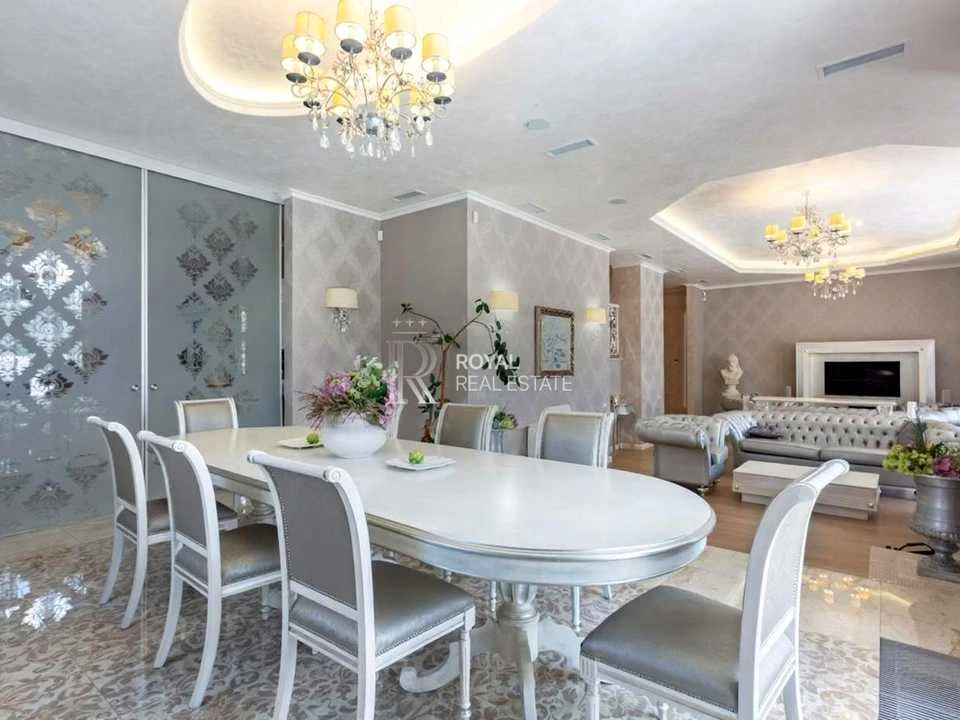 Будинок. Київ, Петра Радченка вул.