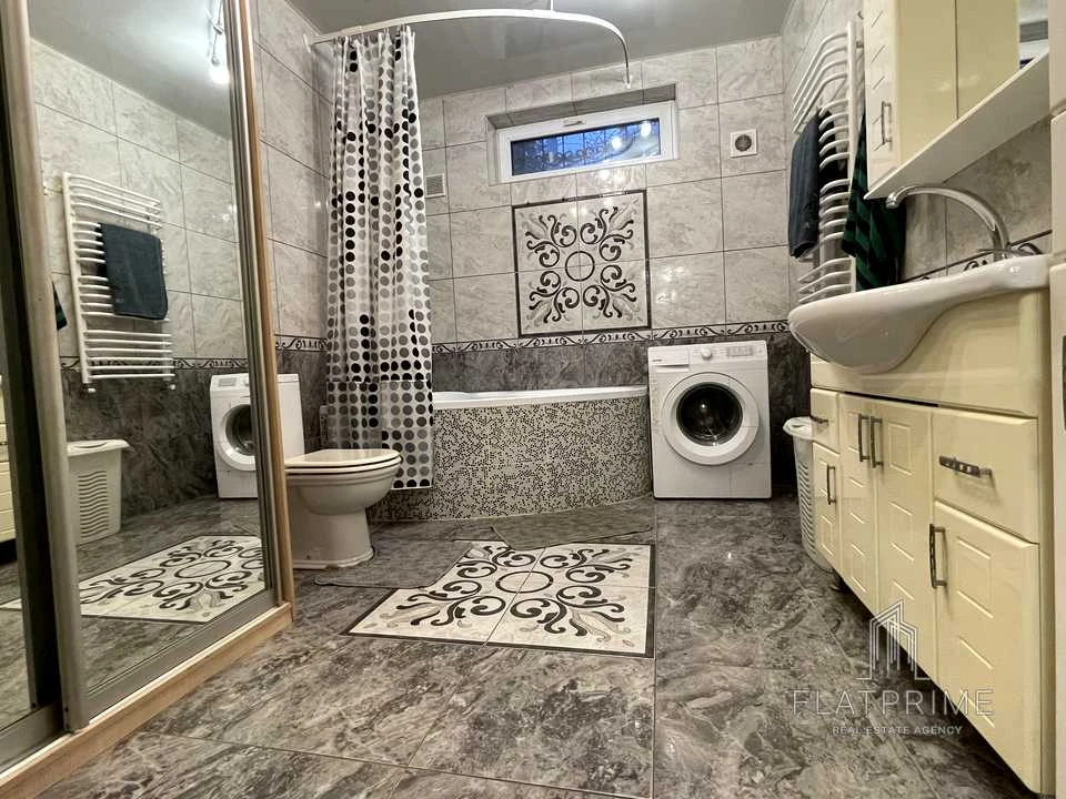 Будинок. Київ, Поперечна вул.