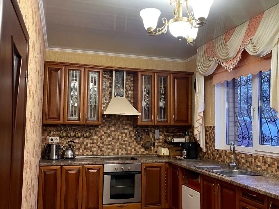 Будинок. Київ, Поперечна вул.