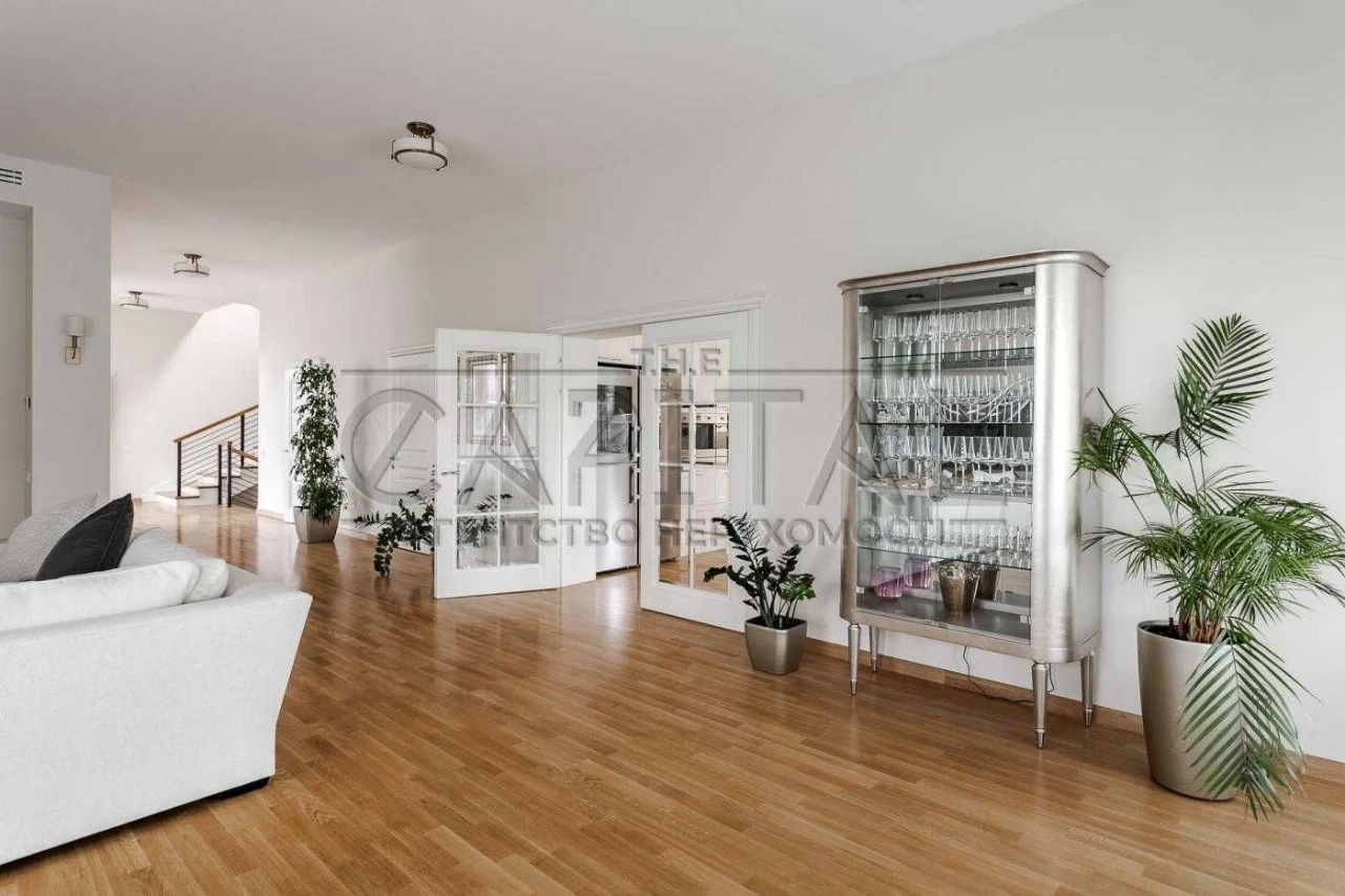 Оренда будинку 600м2, КМ Коник, Чапаївка, Київ