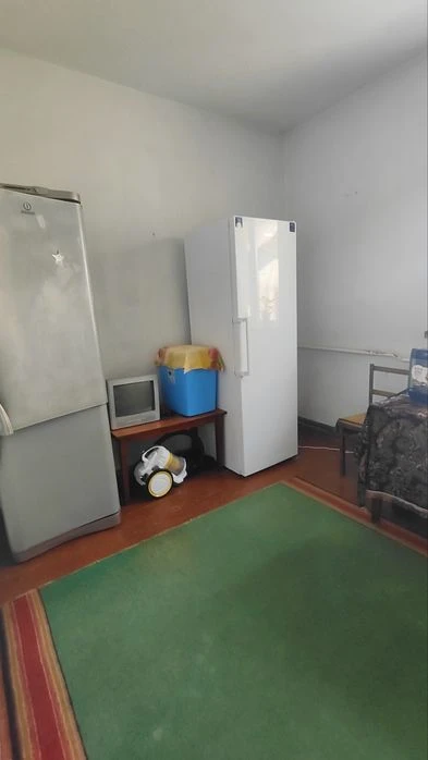 Продаж будинку в ближньому пригороді. Торг.