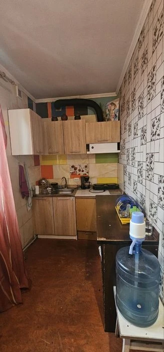 Частина будинку 2 поверхи та одне житло