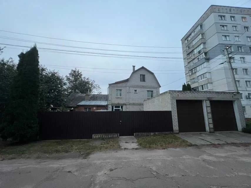Продаж будинку вул. Довженко