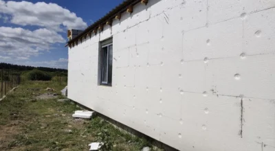 Продаж нового будинку неподалік міста Житомира. Присутній то