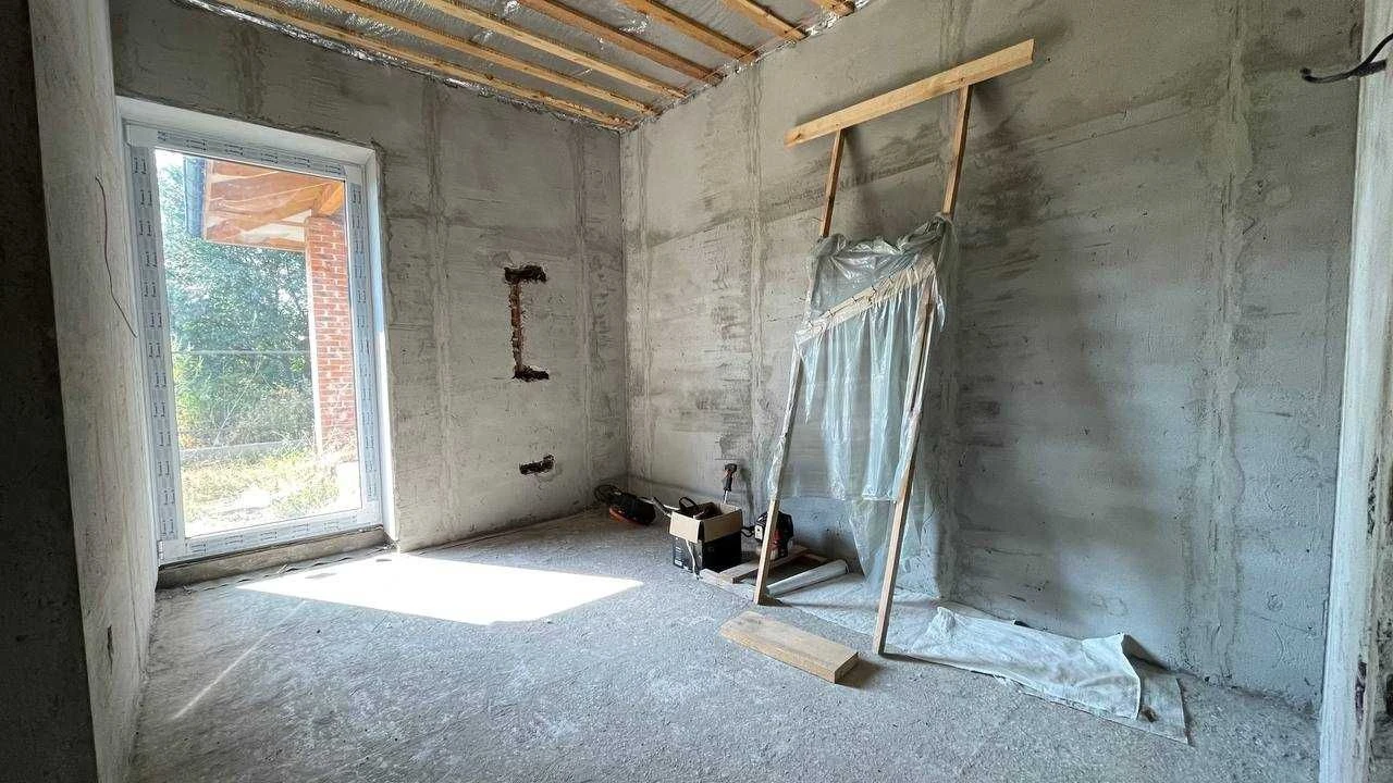 Цегляний будинок 160 м², Лезнево, 8 соток, панорамні вікна.