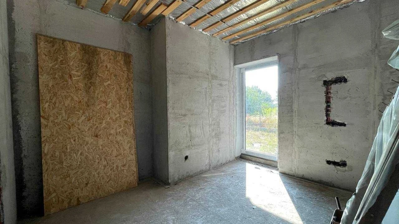 Цегляний будинок 160 м², Лезнево, 8 соток, панорамні вікна.