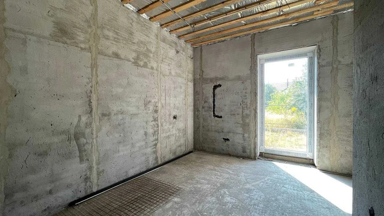 Цегляний будинок 160 м², Лезнево, 8 соток, панорамні вікна.