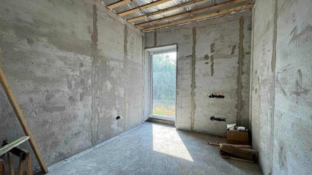 Цегляний будинок 160 м², Лезнево, 8 соток, панорамні вікна.