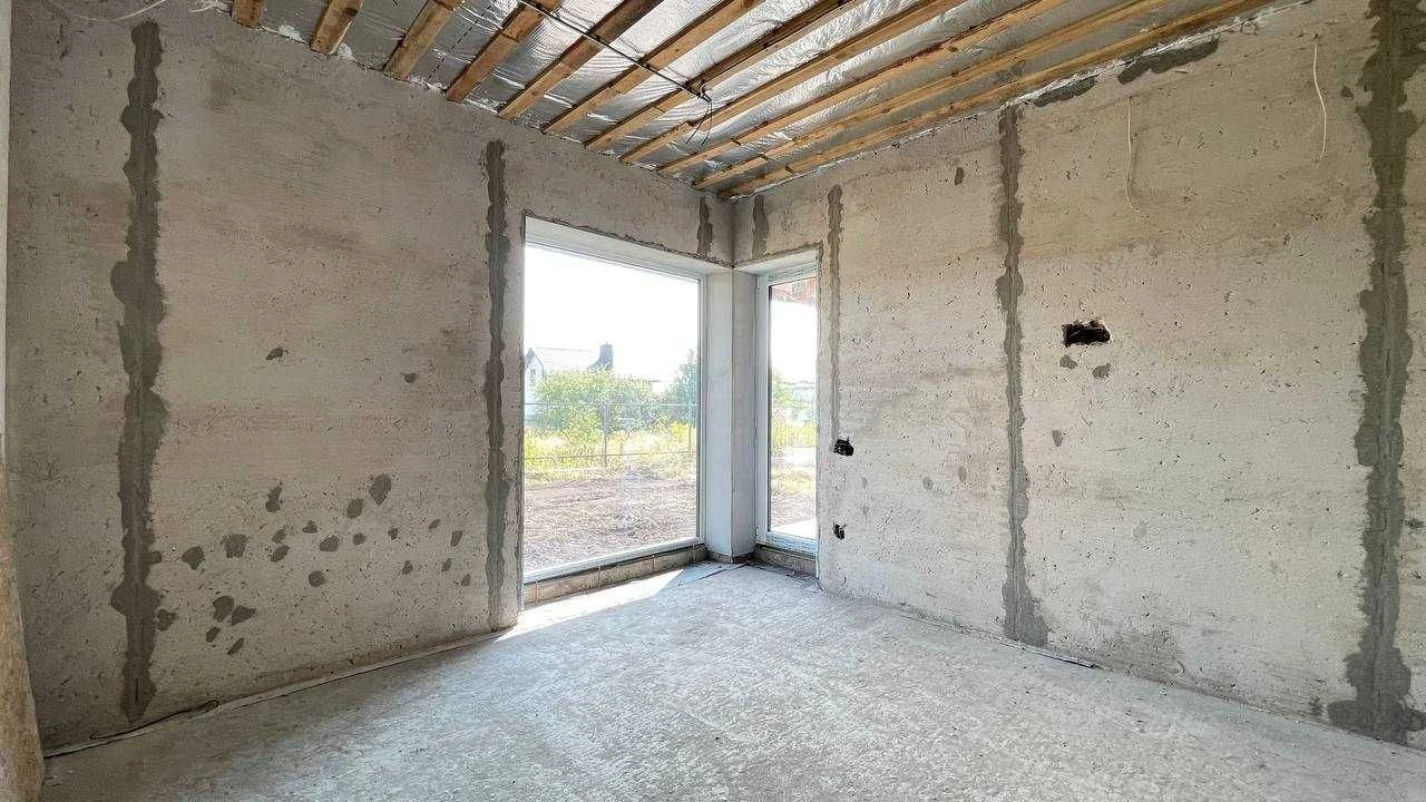 Цегляний будинок 160 м², Лезнево, 8 соток, панорамні вікна.