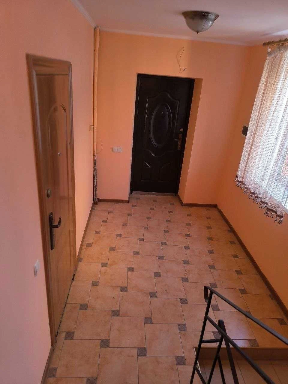 Продам житловий будинок, Ружична 6 кімнат!