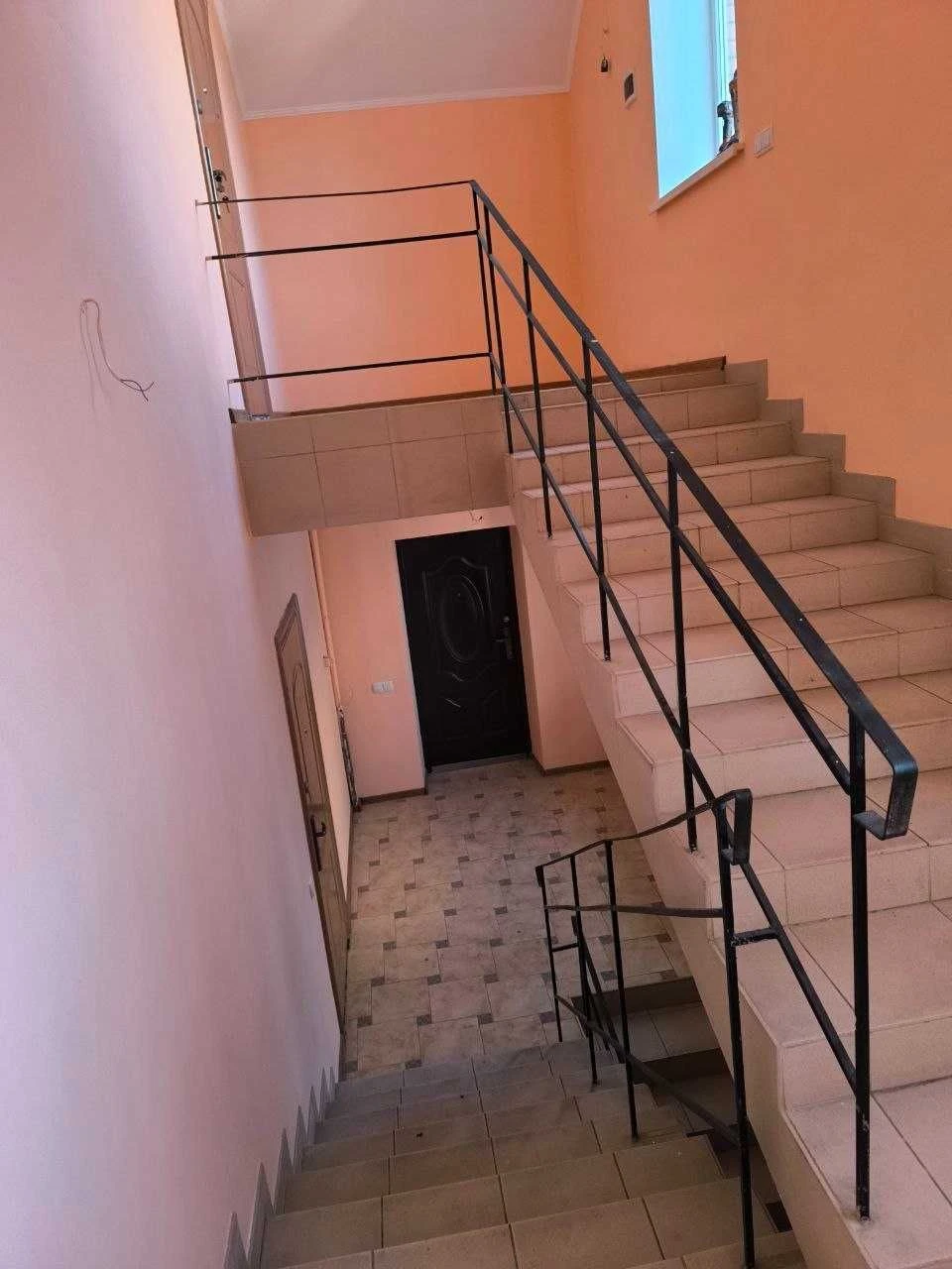 Продам житловий будинок, Ружична 6 кімнат!