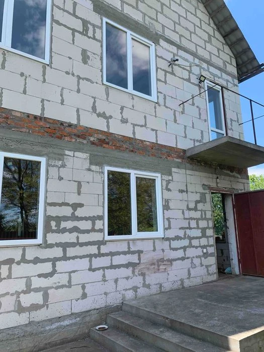 Продам надійний будинок.