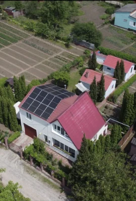 Продаж будинку  з снячною генерацією