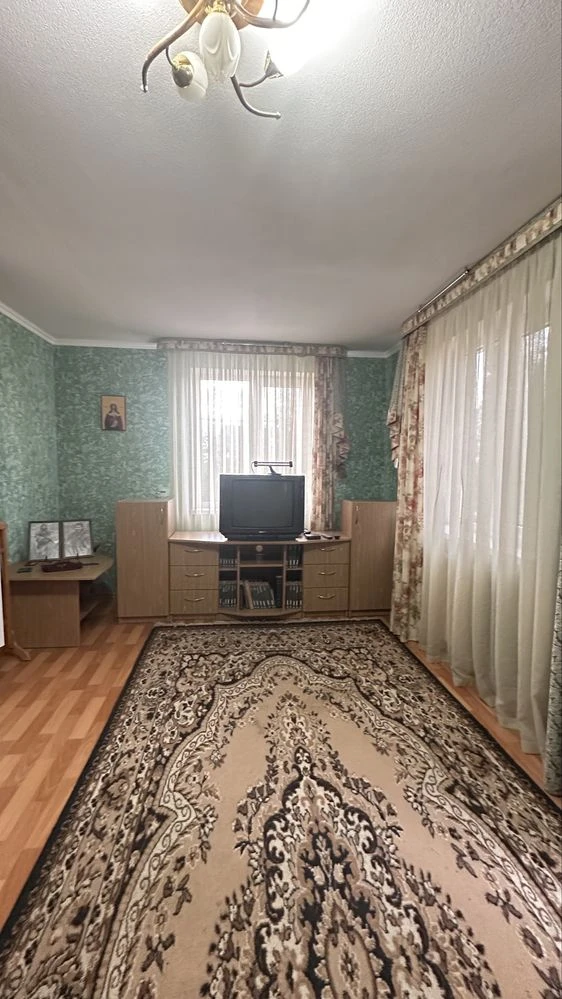Продаж будинку  з снячною генерацією