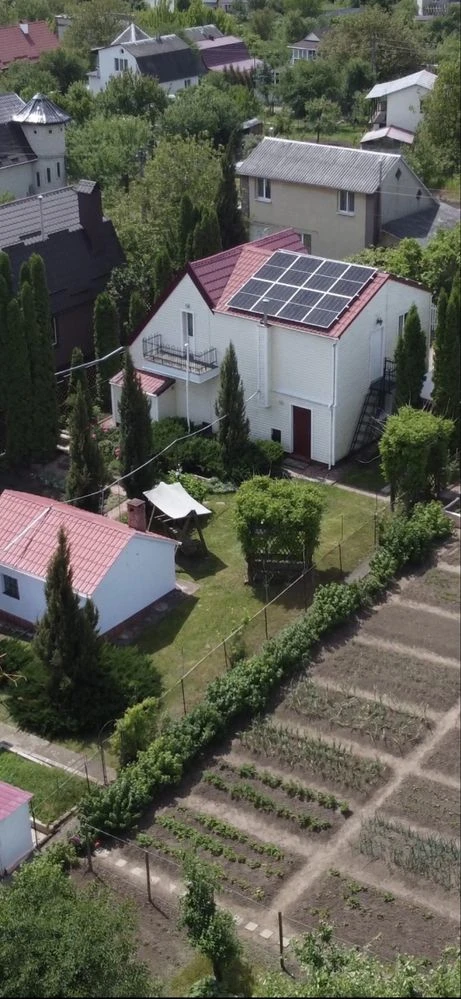 Продаж будинку  з снячною генерацією