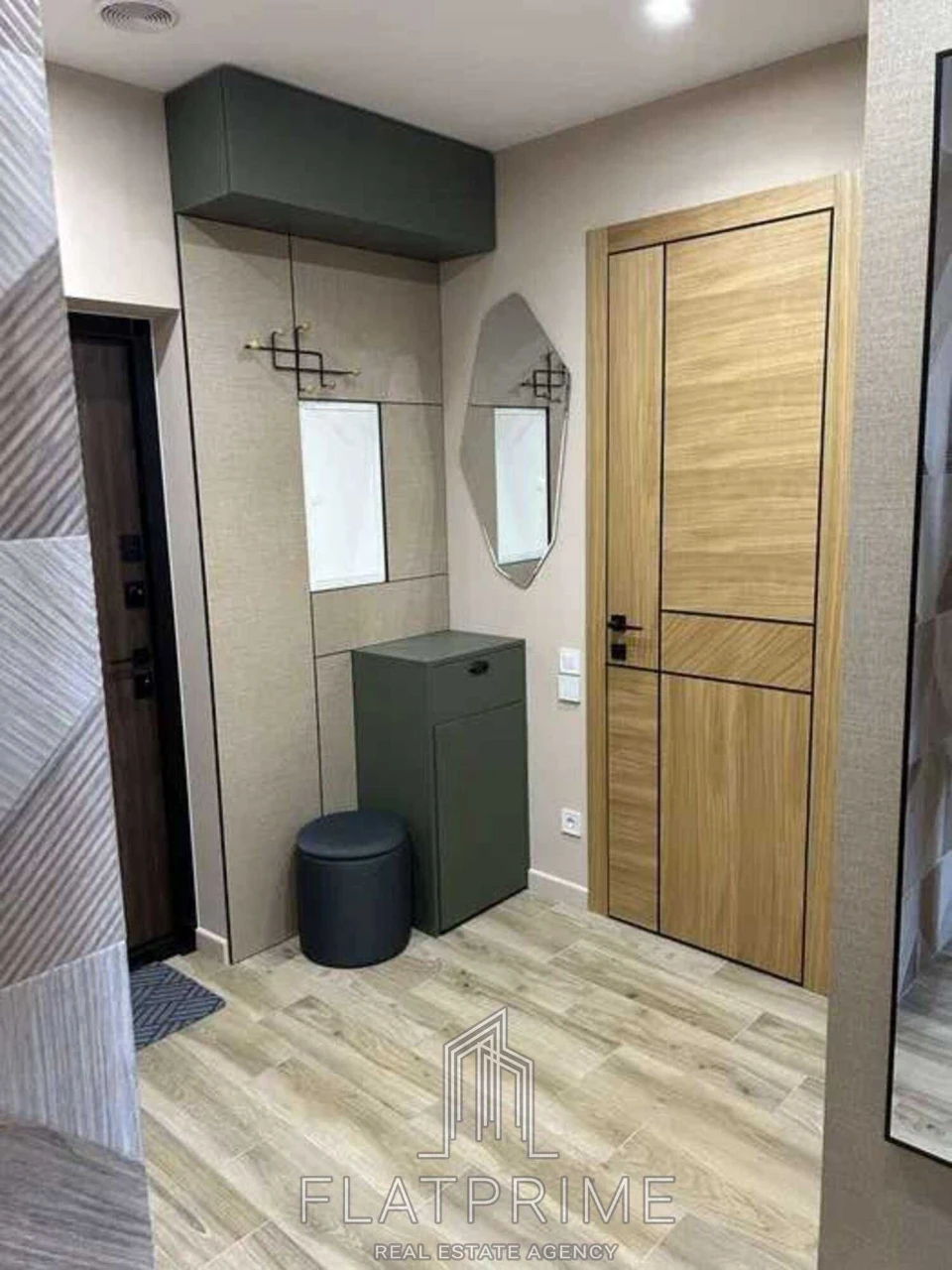 Варшавський Мікрорайон, ЖК Варшавський, ГЕНЕРАТОР