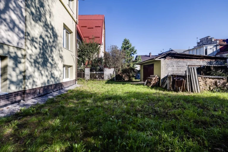 Продаж будинку з ділянкою кн.Ольги-Виноградна
