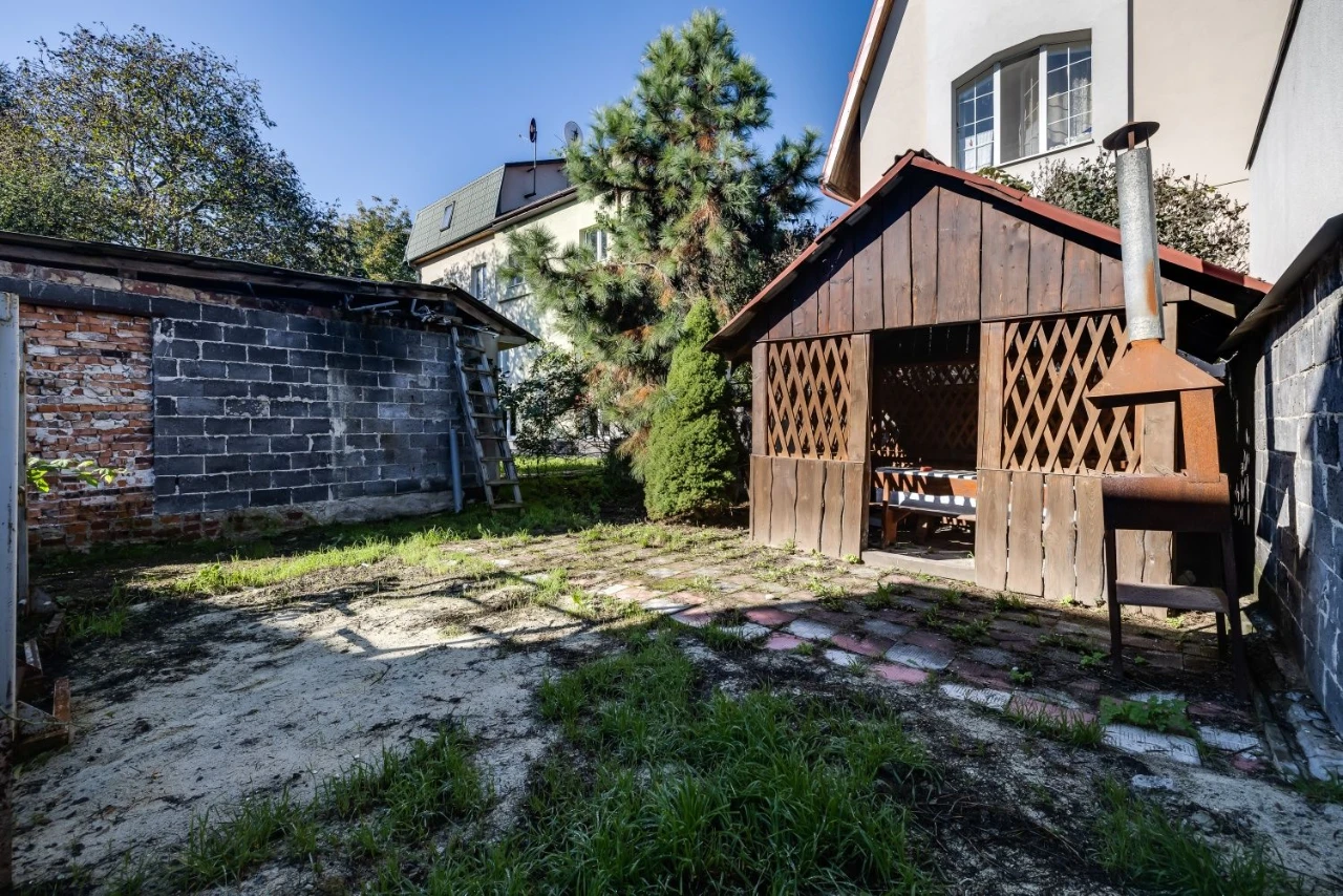 Продаж будинку з ділянкою кн.Ольги-Виноградна