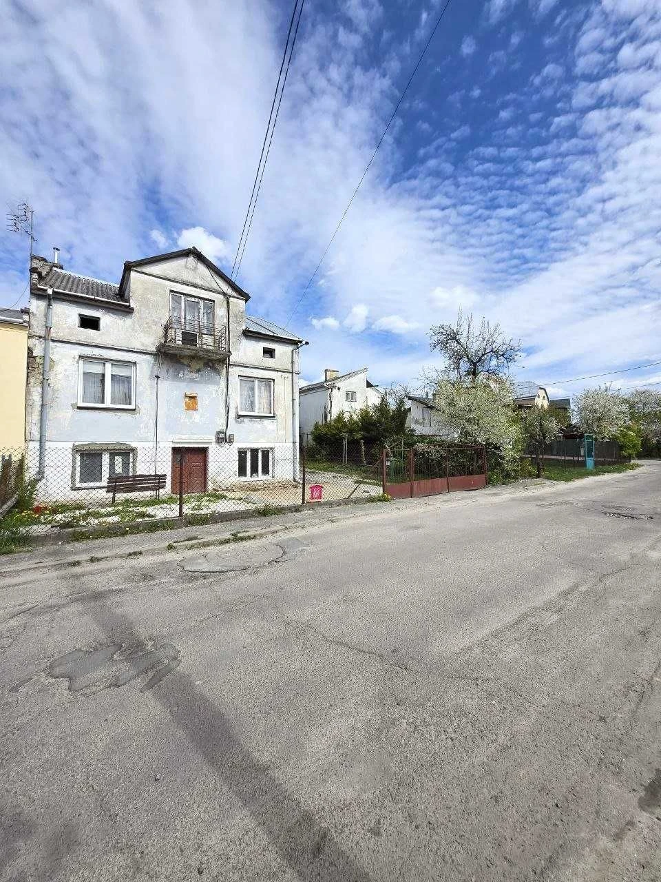 Продаж окремого будинку у Львові по вул. Дубова, 5