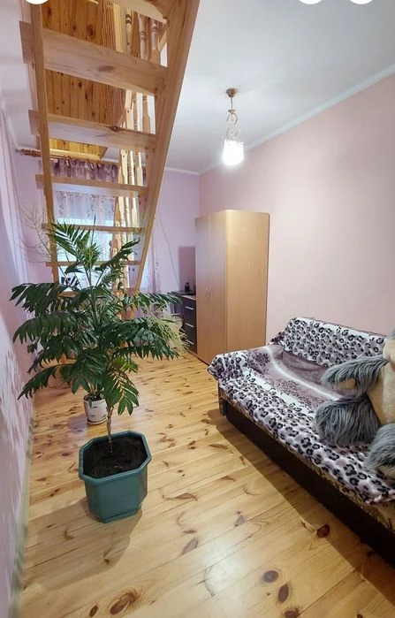 Продам будинок район 5 школа - Голлівуд