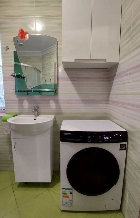 Продам будинок район 5 школа - Голлівуд
